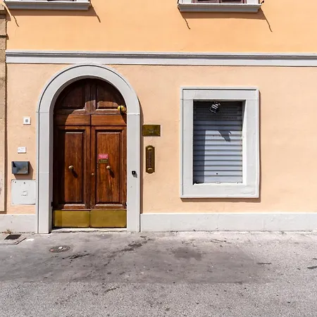 Livorno- Quartiere Venezia Lovely Apartment!